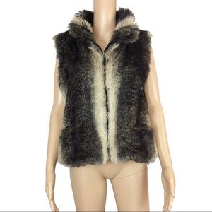 Planet faux fur zip up vest